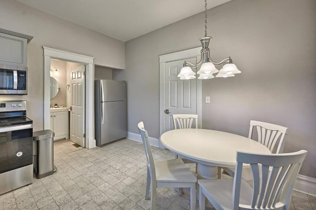 Suites On Seneca - Lovely 2 Bed 1 Bath Apartment Harrisburg Buitenkant foto