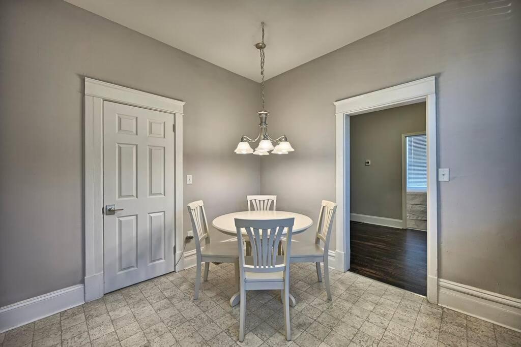 Suites On Seneca - Lovely 2 Bed 1 Bath Apartment Harrisburg Buitenkant foto