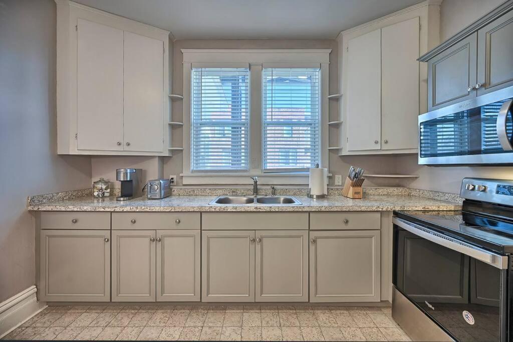 Suites On Seneca - Lovely 2 Bed 1 Bath Apartment Harrisburg Buitenkant foto